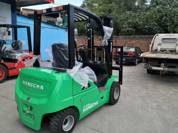 【干貨】電動(dòng)堆高車、電動(dòng)搬運(yùn)車的電機(jī)和繼電器應(yīng)該怎么保養(yǎng)？
