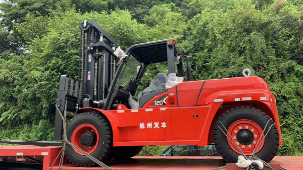 內(nèi)燃叉車動(dòng)力不足？機(jī)油要保養(yǎng)！
